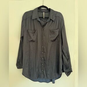Anthropologie Silky Black/Navy button down - Sz L
